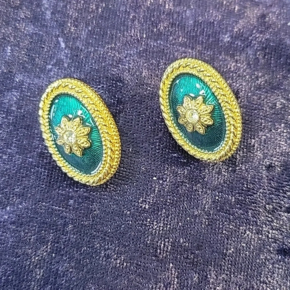 Avon Holiday Hues Pierced Earrings With Surgical Posts ~Original Box